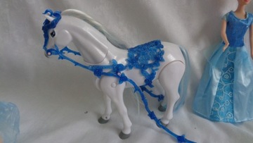 FROZEN Интерактивная лошадка + кукла