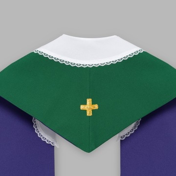 Широкий палантин с двусторонней вышивкой.