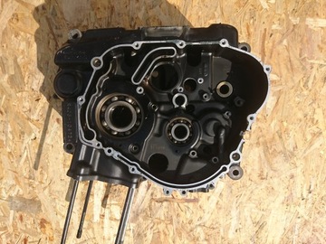 Картер двигателя Suzuki DR 800.