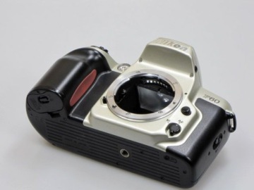 КАМЕРА NIKON F60 – КОРПУС