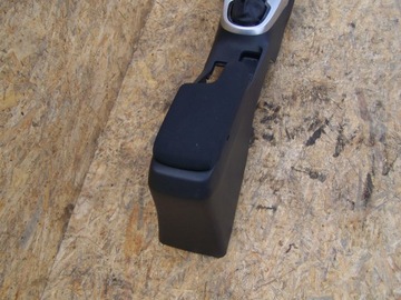 LOKETNÍ OPĚRKA TUNEL CENTRÁLNÍ HONDA JAZZ IV 15-20 ORIGINÁLNÍ