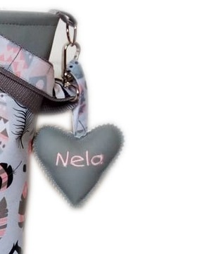 Просторная сумка-органайзер для мамы в коляске с перьями.