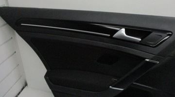 BOCZEK DRZWI LEWY TYŁ VW GOLF VII 7 5G6867211GQ