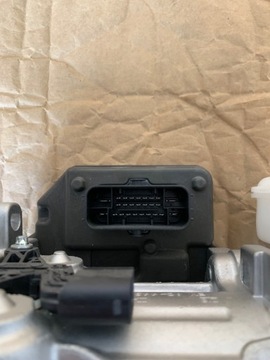 Главный тормозной цилиндр Tesla X iBooster 1060676-00-A НОВЫЙ