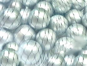 РАЗНОЦВЕТНЫЕ СТЕКЛЯННЫЕ ШАРЫ, ДЕКОРАТИВНОЕ ОХЛАЖДЕНИЕ НАПИТКОВ, БОЕПРИПАСЫ, 2 шарика.