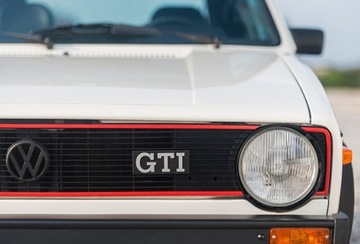 Listwy Grilla Czerwone VW Golf 1 Gti Mk I