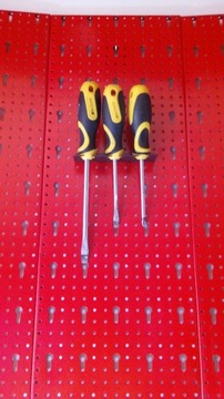 ZAWIESZKA NA 7 PILNIKÓW / WKRĘTAKÓW OTW. OKRĄGŁE