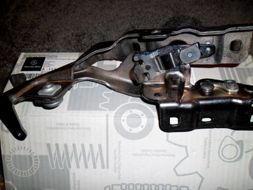 MERCEDES CLA 117 ПЕТЛЯ КАПОТА AMG 1178800128 W117