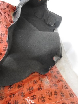 левая задняя панель багажника Alfa Romeo 147