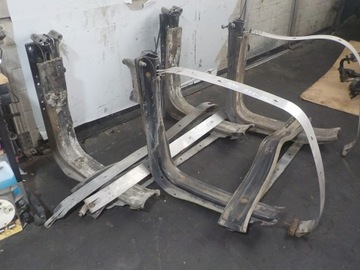 КРЕПЛЕНИЕ ЛАПКИ ТОПЛИВНОГО БАКА MAN TGA