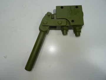 НАСОС ПОДЪЕМА КАБИНЫ IVECO MAN MERCEDES