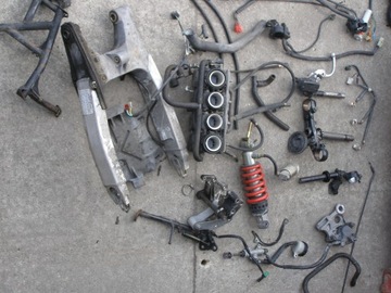 Двигатель Honda CBR 600 F4 2000 детали бака