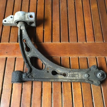 AUDI A3 8P WAHACZ PRZÓD PRAWY 1K0407153G
