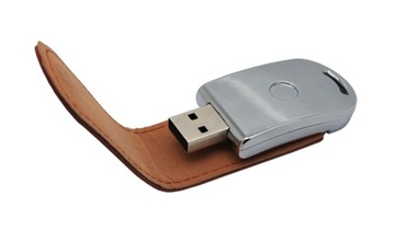 Кожаный овальный флэш-накопитель USB 3.0 64 ГБ с гравировкой
