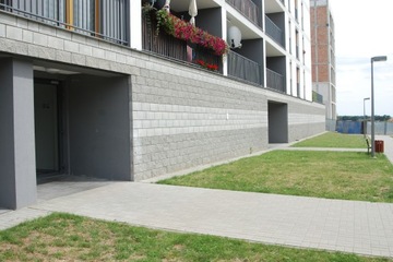 Бетонный строительный блок, столб 19х19см.