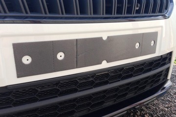 ПЕНОВЫЕ, ЗАЩИТНЫЕ, ШУМОПОДАВЛЯЮЩИЕ НАКЛАДКИ ДЛЯ AUDI SKODA SEAT