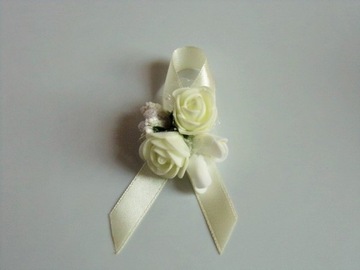 K 15 E * Kotylion bukiecik na rękę ślub studniówka