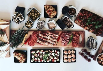 KOMPLET KAMIONKOWYCH NACZYŃ czarne 200ml