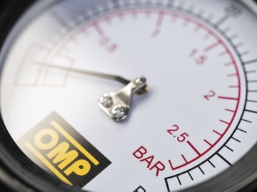 Аналоговый манометр OMP 0–2,7 бар 0–40 фунтов на квадратный дюйм