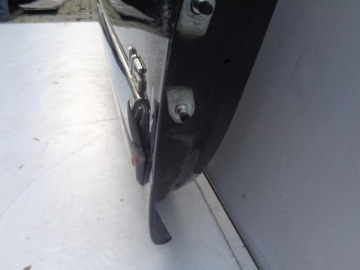 DVEŘE PRAVÉ PŘEDNÍ NISSAN NAVARA D40 PATHFINDER