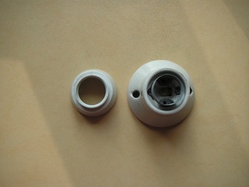 Фарфоровый светильник 220В для лампочки с резьбой Е27.