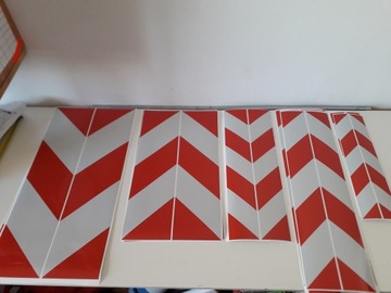 НАКЛЕЙКИ ПРЕДУПРЕЖДАЮЩИЕ РЕМНИ белые и красные 5х40см