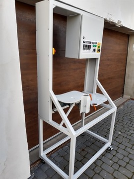 Pomoc techniczna okleiniarki IMA, zasobnik kleju