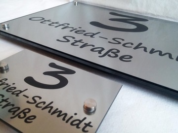 Адресная табличка с гравировкой. Номер дома. штаб-квартира