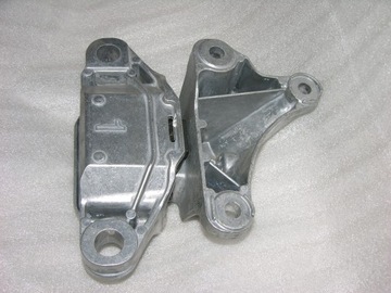 FOCUS MK4 1.0 ECOBOOST ŁAPA PODUSZKA SKRZYNI AUTO