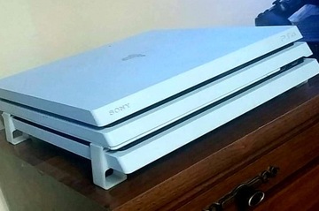 PS4 «Толстые ноги» охлаждают консоль Play Station