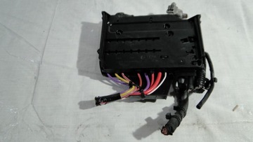 SKRZYNKA BEZPIECZNIKÓW FOCUS MK3 AV6T-14067-BC