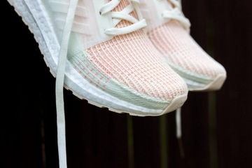 ADIDAS ULTRABOOST 19 OFF WHITE/GLOW PRIMEKNIT