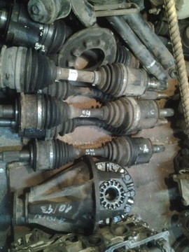 TOYOTA LAND CRUISER 30TD PÓLOŚ PRZOD 96DO 2002R