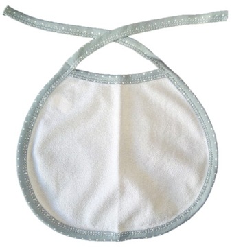 Нагрудник махровый на клеёнке, завязан. СМЕШИВАНИЕ