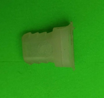 Tulejka odprowadzająca wodę z podszybia 126p