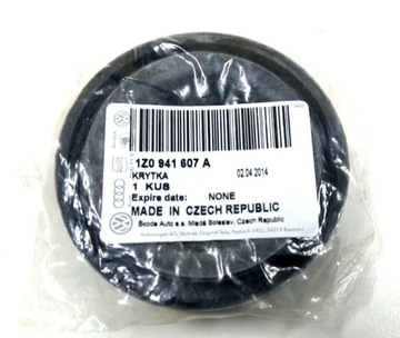 КРЫШКА ФАРЫ SKODA OCTAVIA II 1Z0941607A