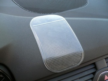 ПРОТИВОСКОЛЬЖАЮЩИЙ КОВрик VIKI ДЛЯ ТЕЛЕФОНА 8,5 x 14,5