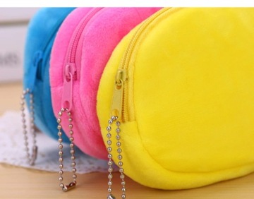 Пенал, плюшевая КОСМЕТИЧКА КЛУБНИКА