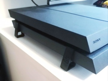 PS4 «Толстые ноги» охлаждают консоль Play Station