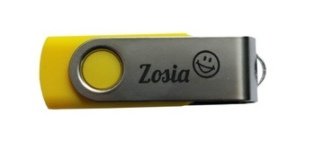 PENDRIVE GOODRAM 32GB + GRAWER na prezent