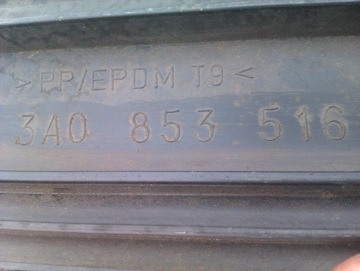 LIŠTA DVEŘE PRAVÝ PŘEDNÍ VW PASSAT B4 3A0853516