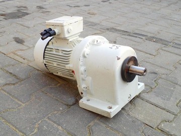 Мотор-редуктор SIEMENS с тормозом ок. 1 кВт, 380 В, 0,42 А.