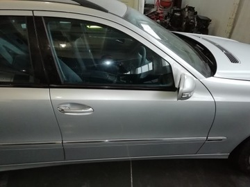 MERCEDES w211 211 Drzwi przód prawe c 775