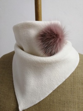 ПОЛЯРНЫЙ ШАРФ С ПОМПОНОМ ЛИСА