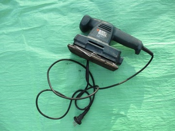 SZLIFIERKA OSCYLACYJNA BLACK DECKER CD400-XK