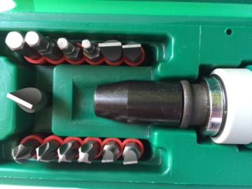 JONNESWAY Ударная отвертка + биты