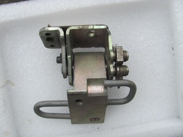 SEAT ZAWIAS DRZWI PRZÓD TYŁ 6L0833412A