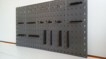 ZAWIESZKA NA 7 PILNIKÓW / WKRĘTAKÓW OTW. OKRĄGŁE