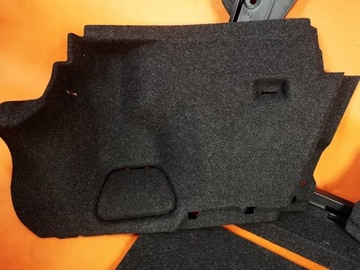 Volvo V40 Обивка багажника по бокам пола COMP