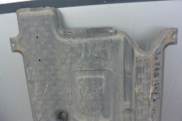 КРЫШКА ШАССИ A2045203323 MERCEDES W204 ЛИФТ